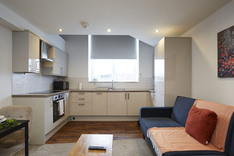 Fully Equipped Kitchen – Cook, Dine & Enjoy Your Huddersfield Stay