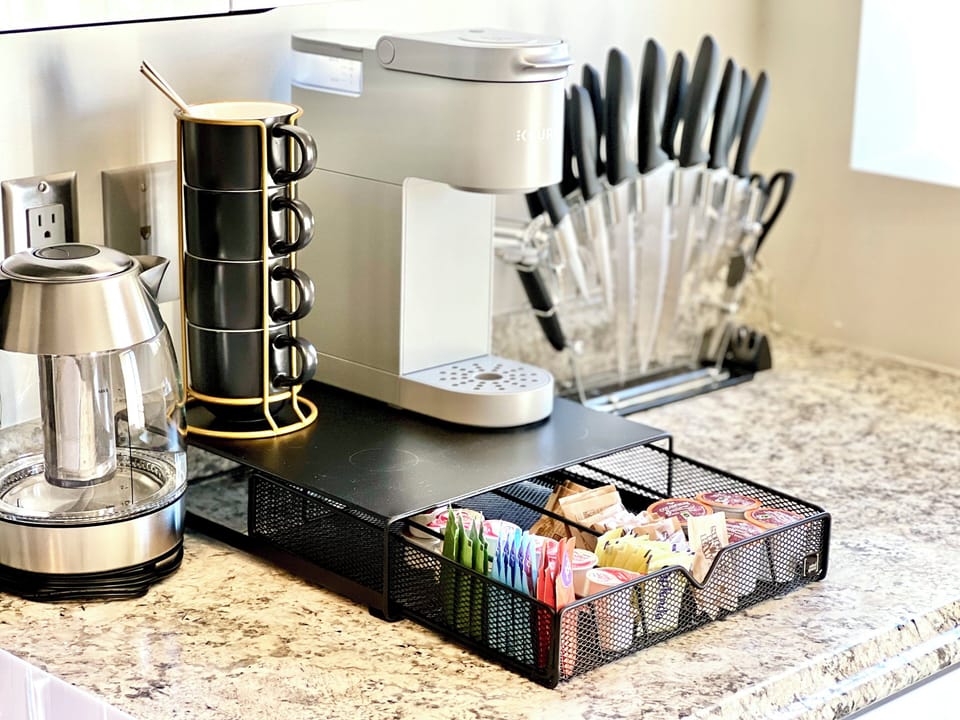 Complete coffee and tea station with electric kettle and Keurig