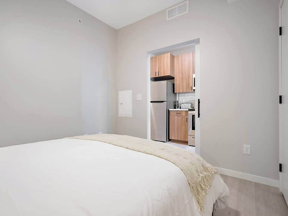Comfortable and cozy queen bed