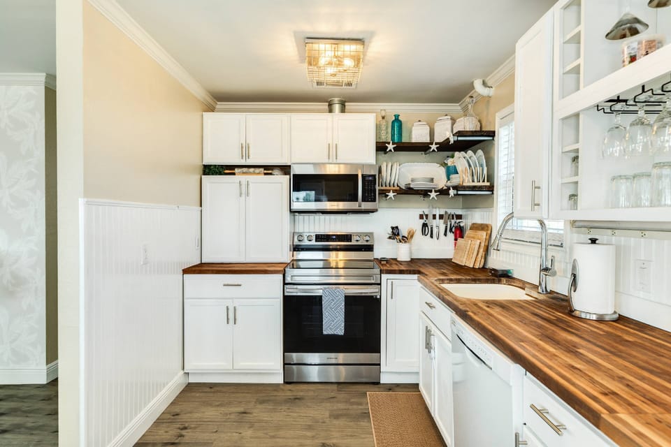 Fully stocked kitchen