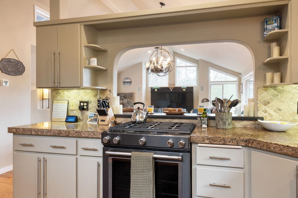 Fully equipped kitchen.