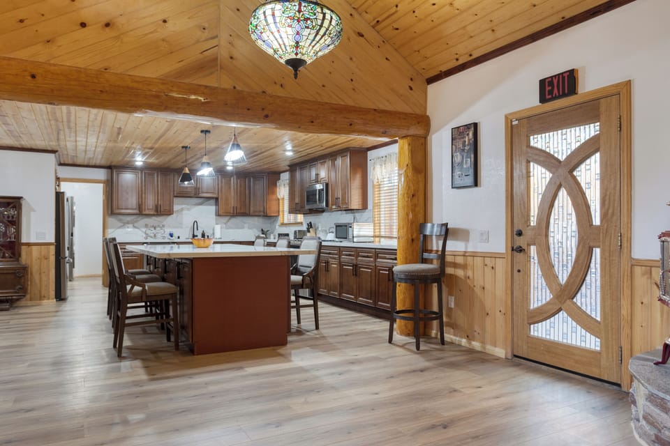 Fully equipped kitchen.