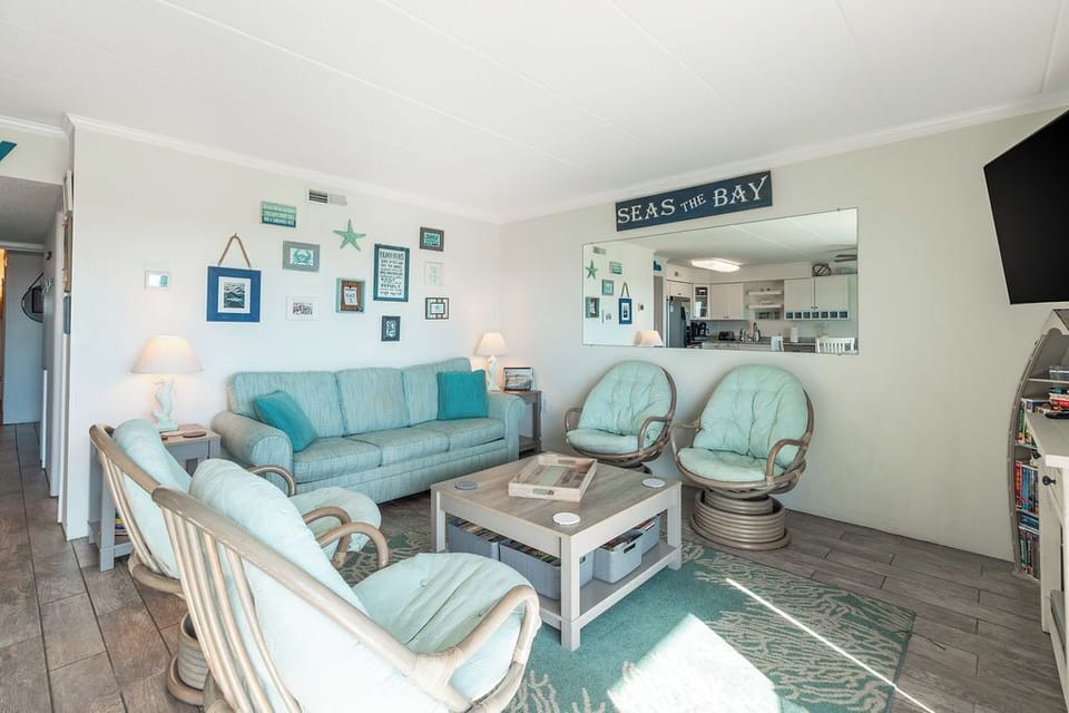 LIVING-AREA