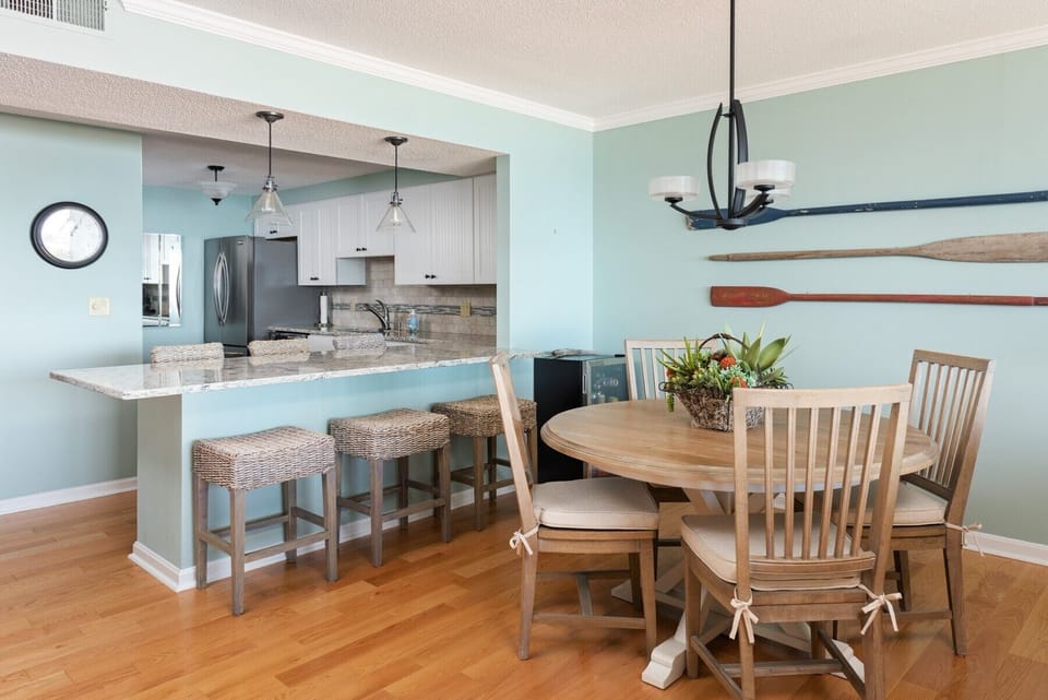 Dining into Kitchen