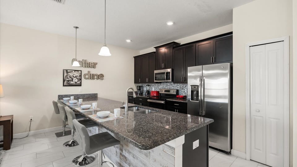 Fully Equipped Chef's Kitchen