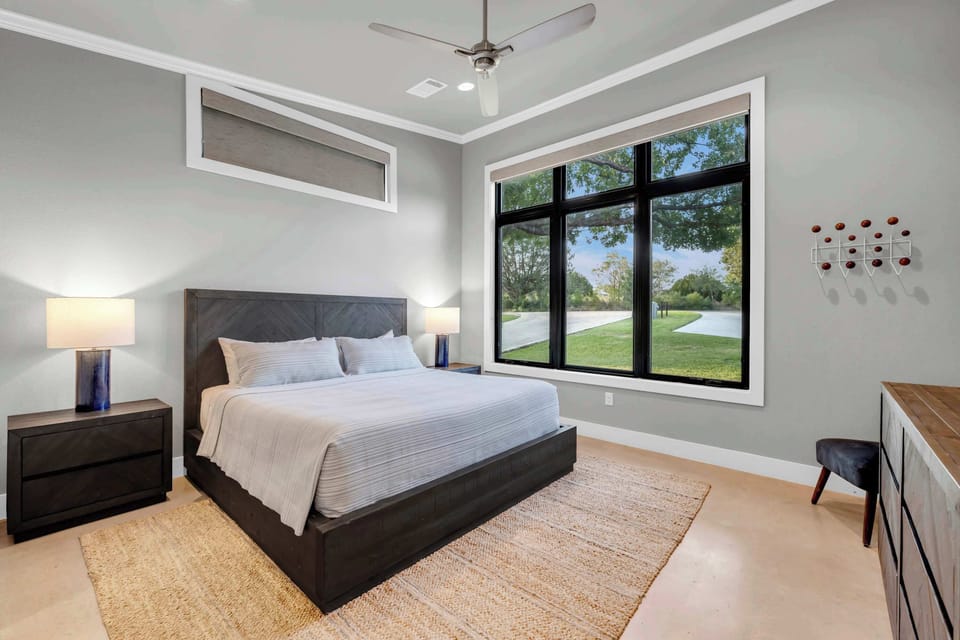 Bedroom 2: King bed; 1st Floor 