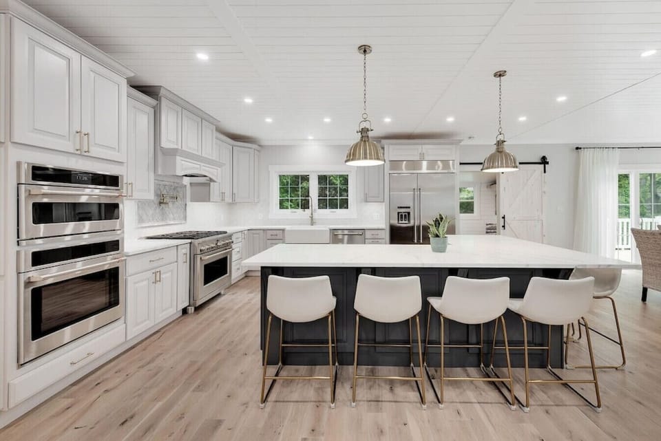 Kitchen/kitchen island
