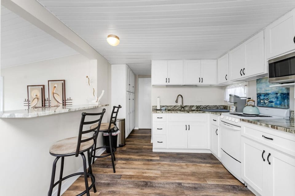 Raised Breakfast Bar
