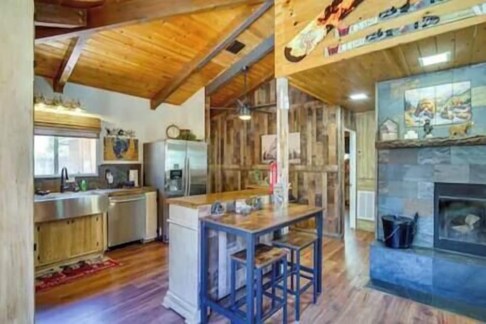 F6fb49a0 f52a 4efc 87cf 9aa3b05740f8