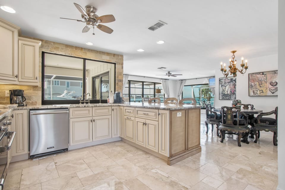 Kitchen Pic#1