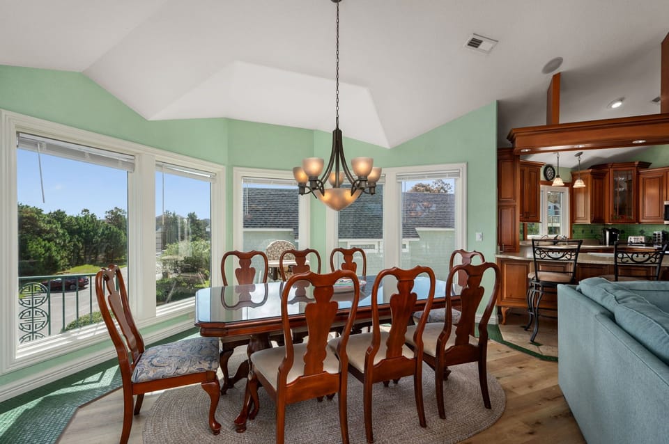 M842: Bella Vita OBX  | Top Level Dining Area