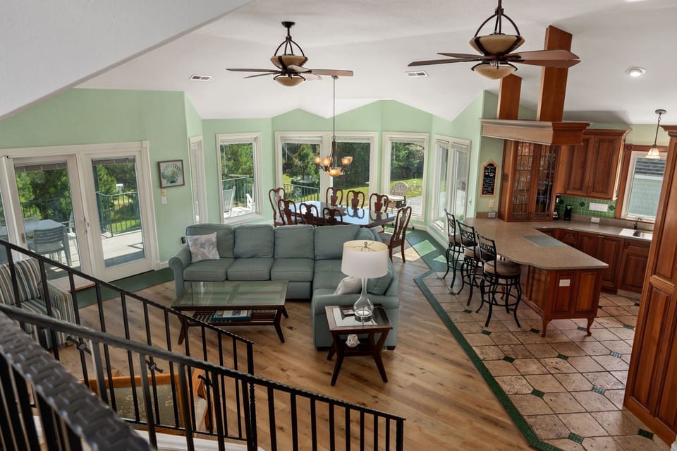 M842: Bella Vita OBX | Top Level Loft\