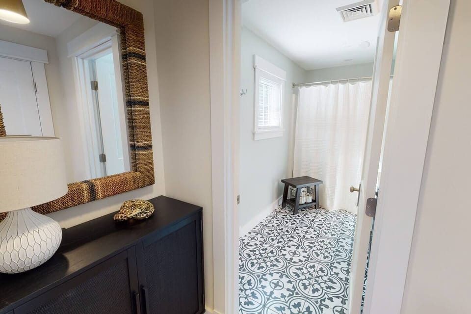 Full bathroom 2 (3)