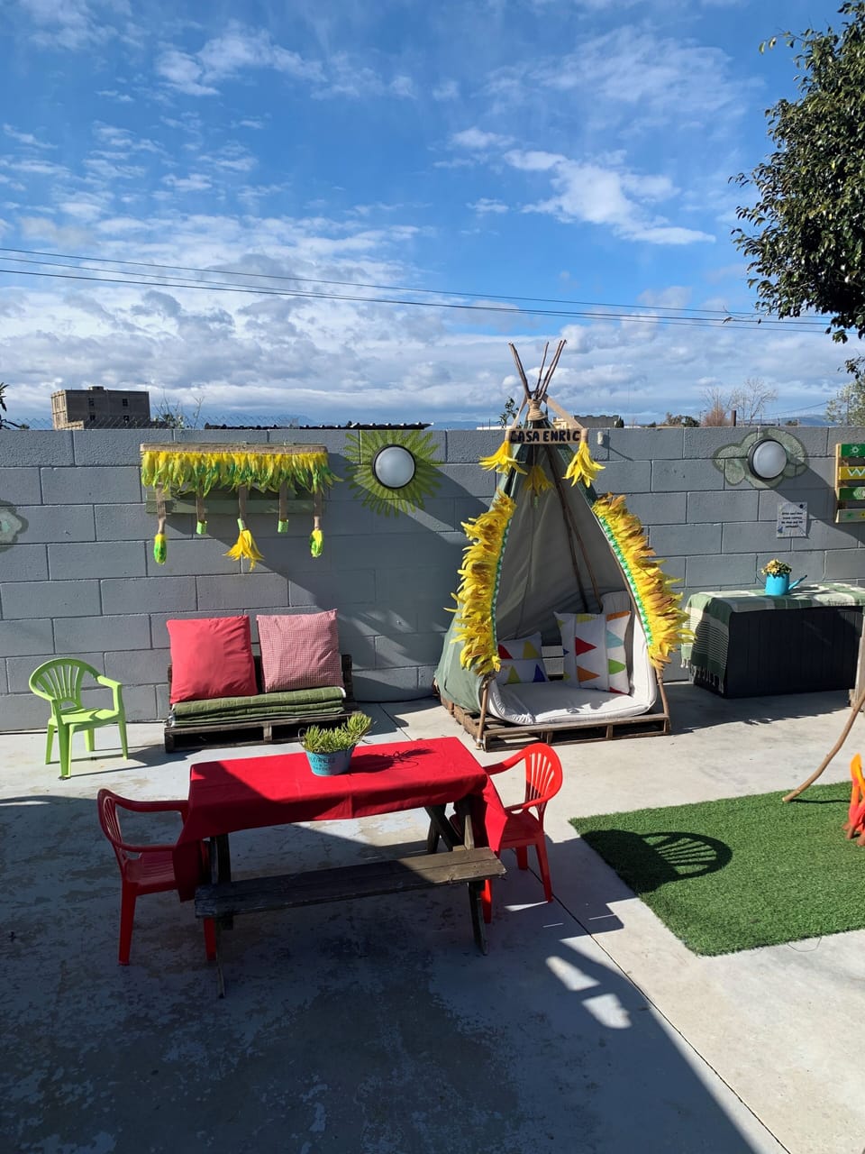 Outdoor dining