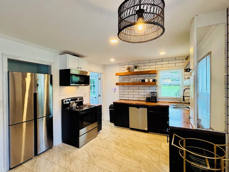 If you don’t feel like cooking in the stocked kitchen, Instacart or DoorDash