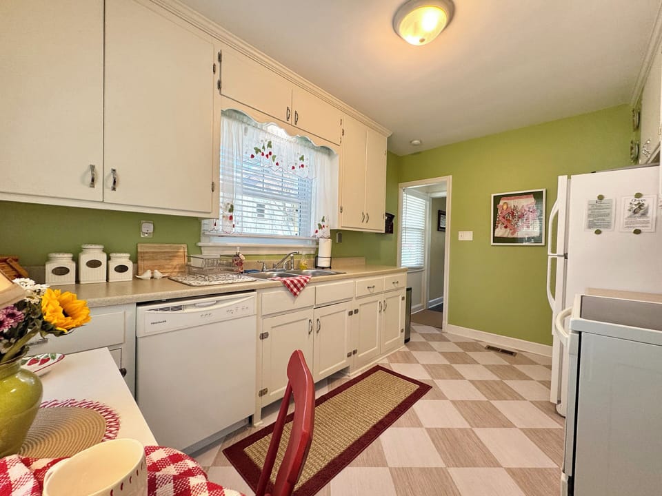 Full Kitchen