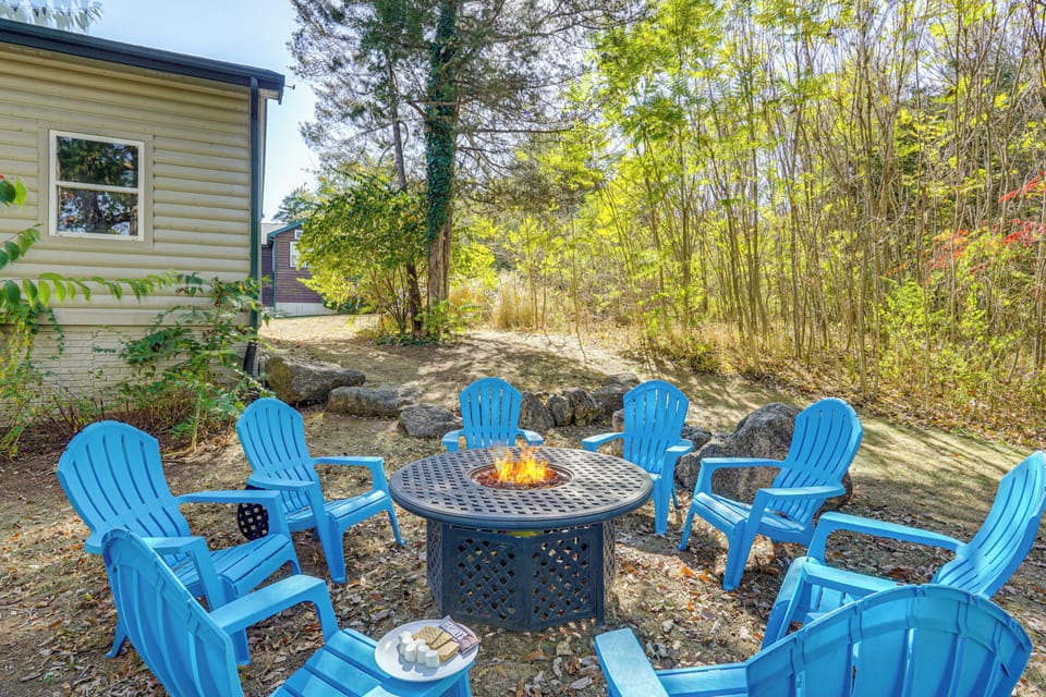 Camdenton Vacation Rental | 5BR | 4BA | Stairs Required | 3,250 Sq Ft