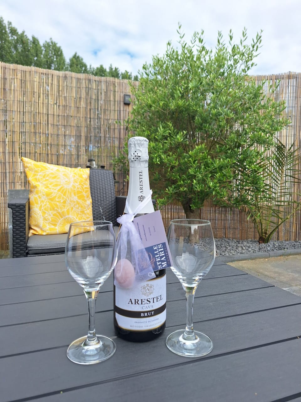 Kijk voor meer informatie en de beste aanbieding op www.stellemaris.com