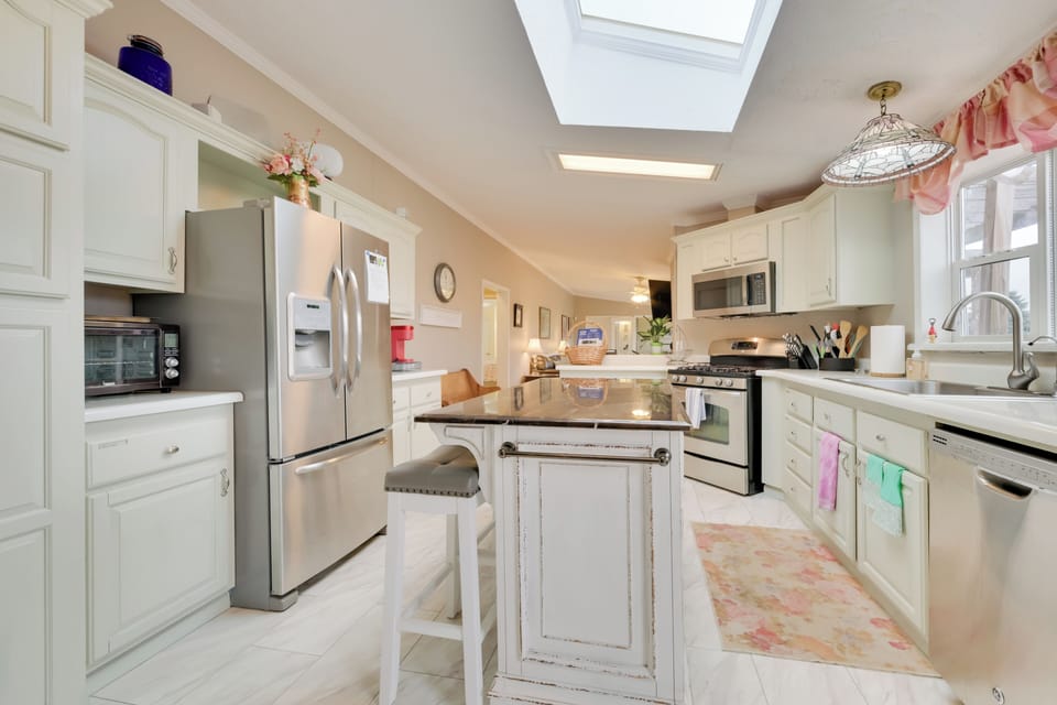 Kitchen | Keurig & Drip Coffee Makers | Blender | Toaster Oven | Cooking Basics