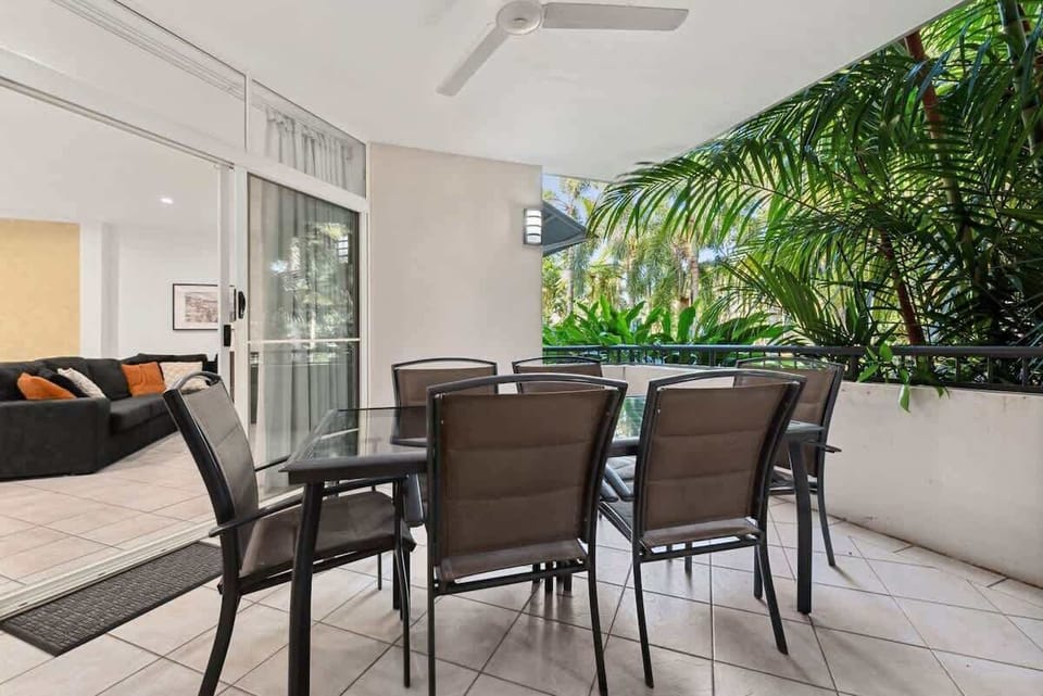 Perfect private outdoor dining.