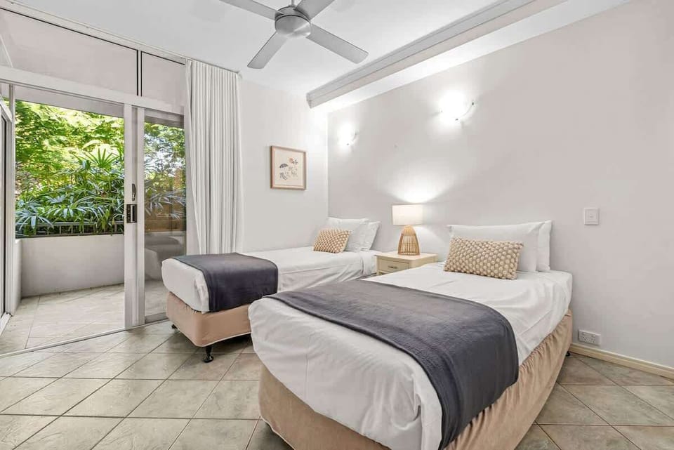 Bedroom 3 with 2 singles (or 1 kings)