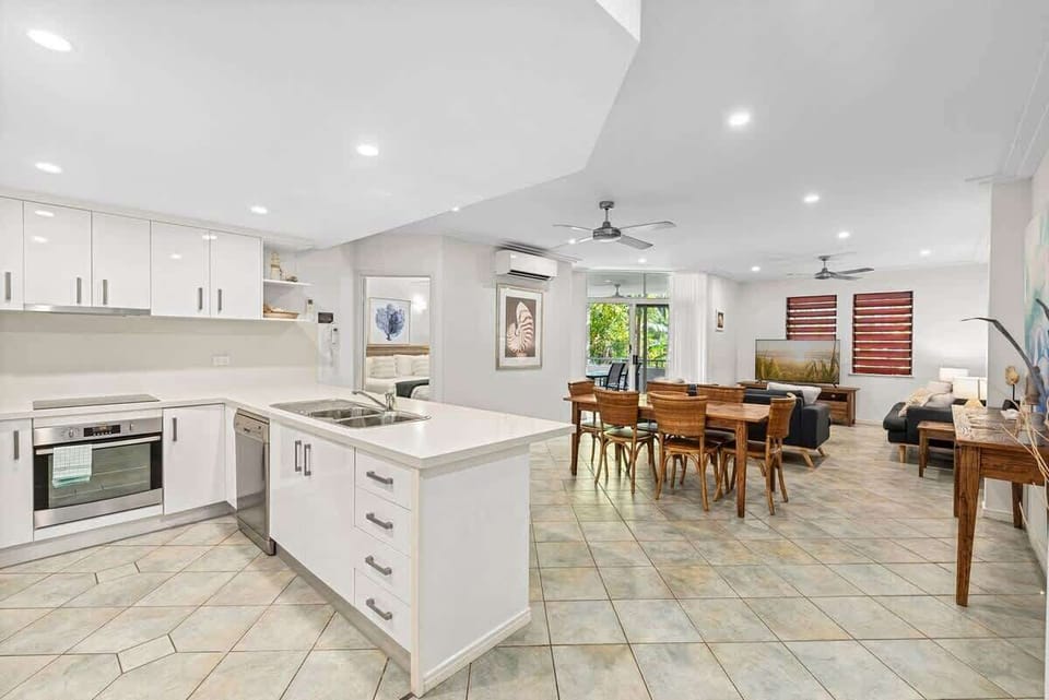 Fully open plan for the whole group.