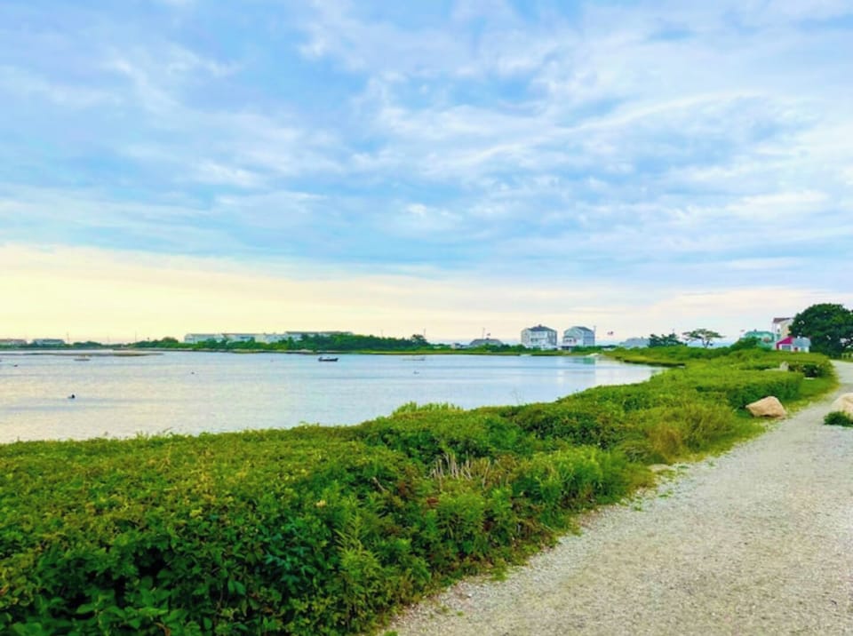 Bay side walking path.
