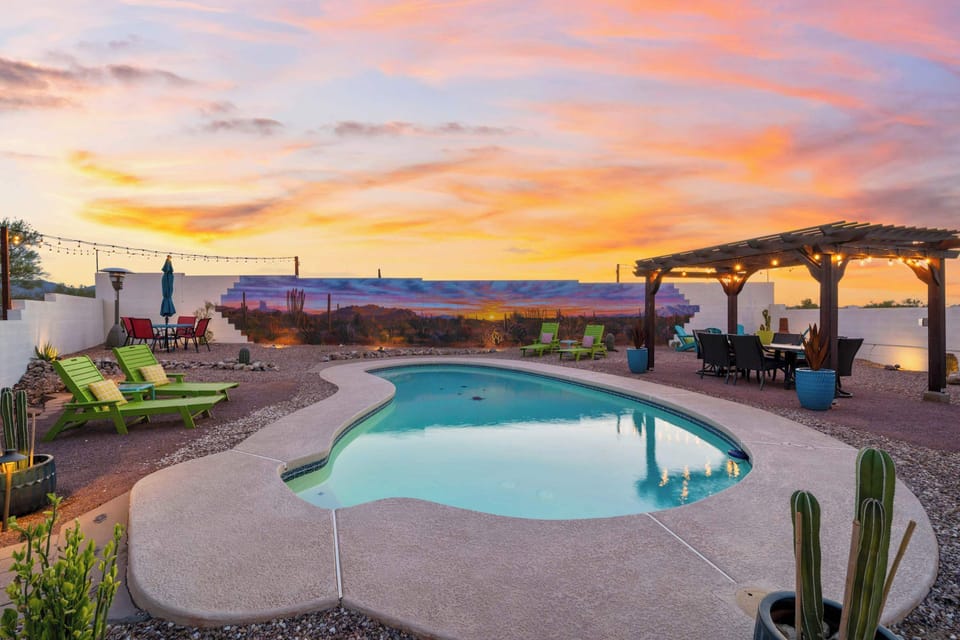 Find your oAZis! Breathtaking mural, heated pool, tons of comfortable seating options, space to eat under the pergola. Time to relax, enjoy the view, and have fun!