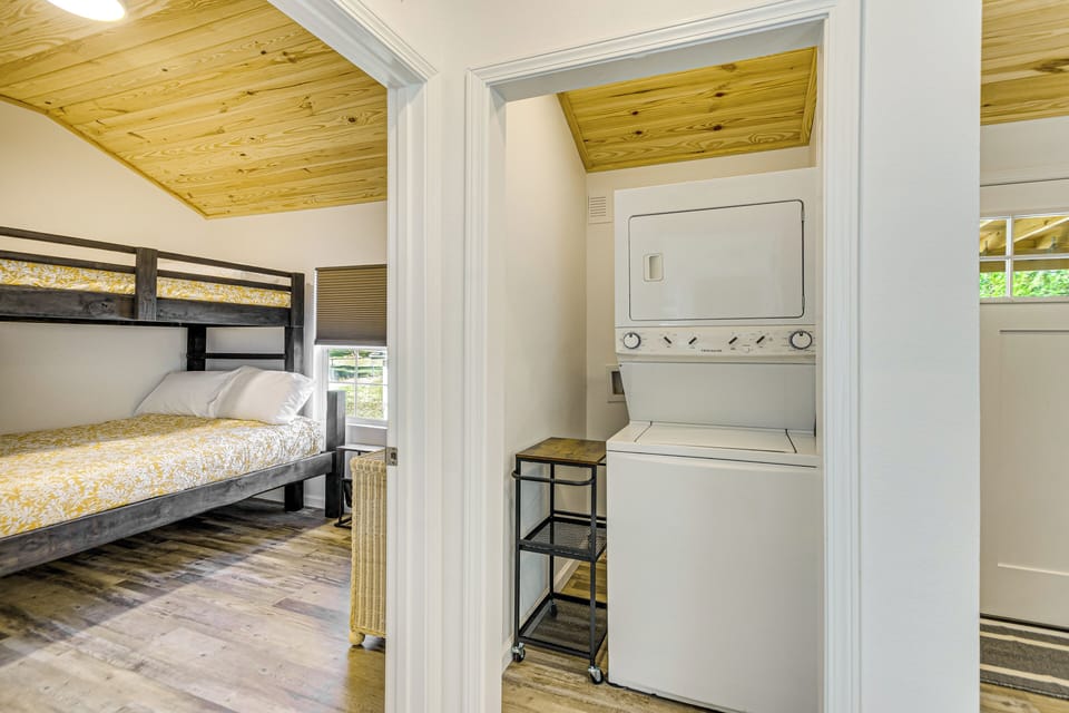 Laundry Room | Washer & Dryer