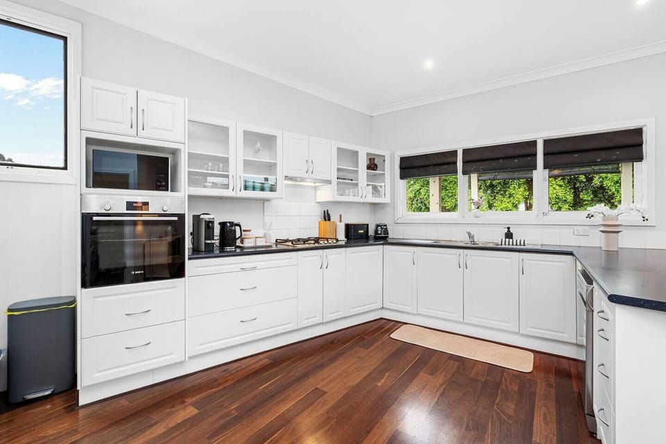 Fully equipped kitchen with ample space.