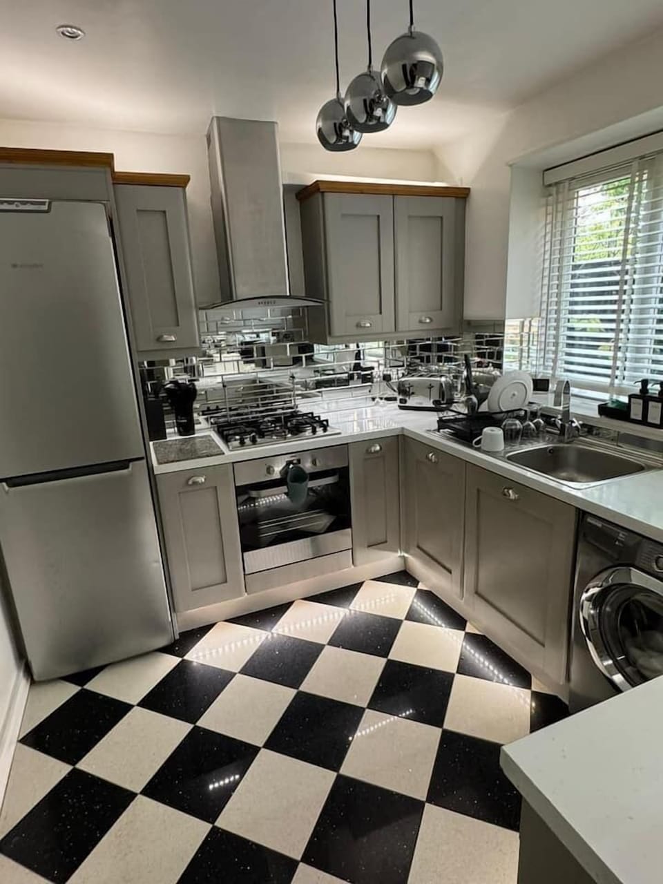 348b9298 e976 46ae aa8d 7ba54b8da647