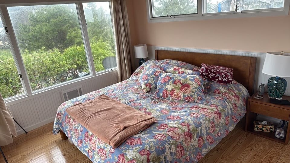 4th Bedroom California King with Ensuite Full Bath and Bidet