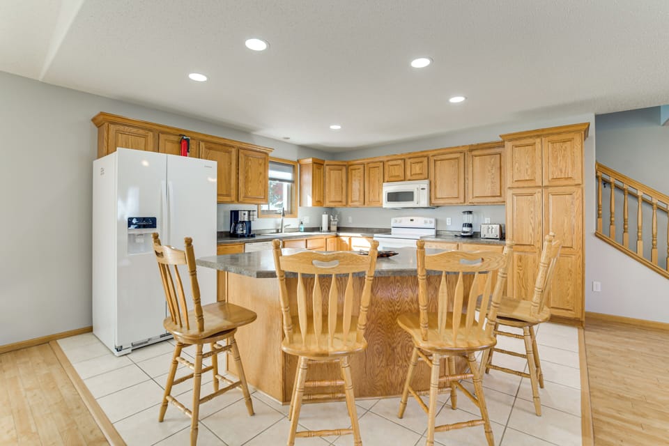 Kitchen | 1st Floor | Keurig K-Duo | Toaster | Blender | Air Fryer