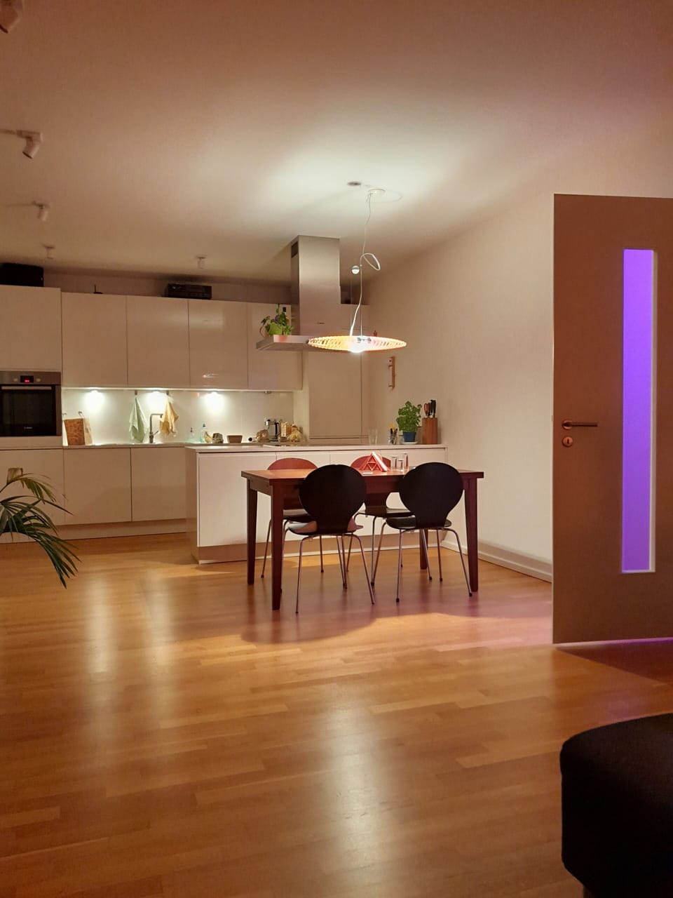 Luxurious lighting with adjustable mood lights for magical evenings.