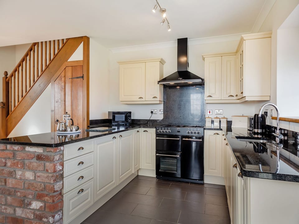 Open plan living space | Daflod - Parc Wernol Cottages, Chwilog, near Pwllheli
