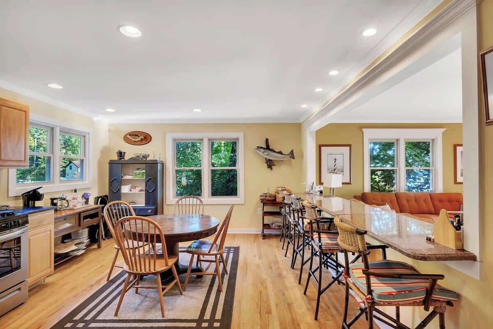 Main House | Kitchen | Dining Area