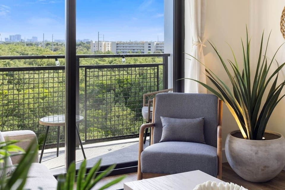 Step out onto your private balcony with seating to take in panoramic views of Dania Beach’s natural beauty and urban landscape.
