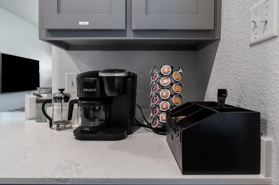 `Your personal café experience – fresh coffee anytime!`