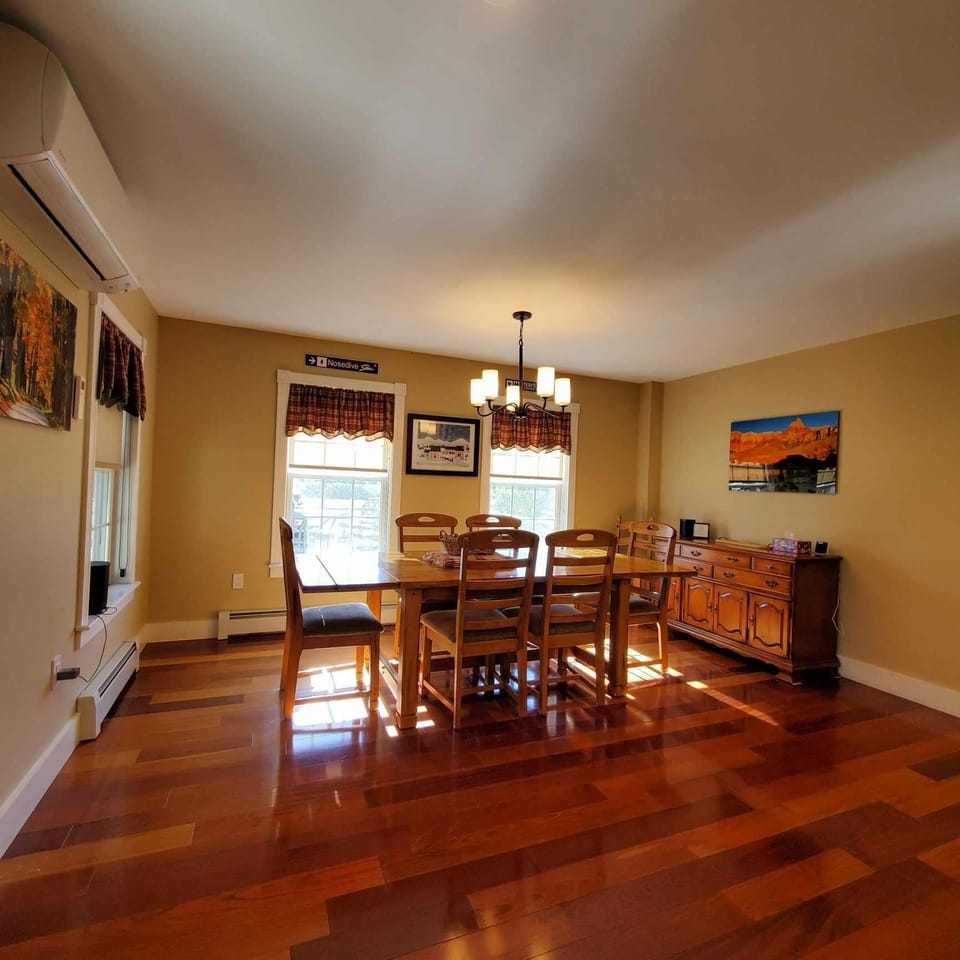 Dining area (extra seating provided)