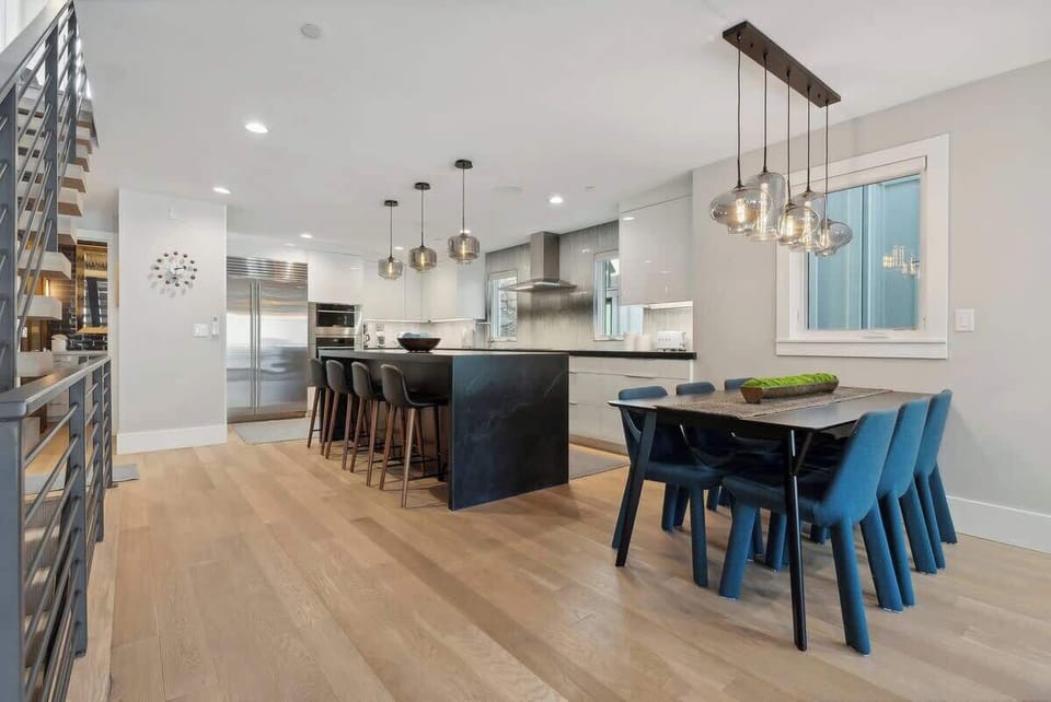 Dining Area & Gourmet Kitchen