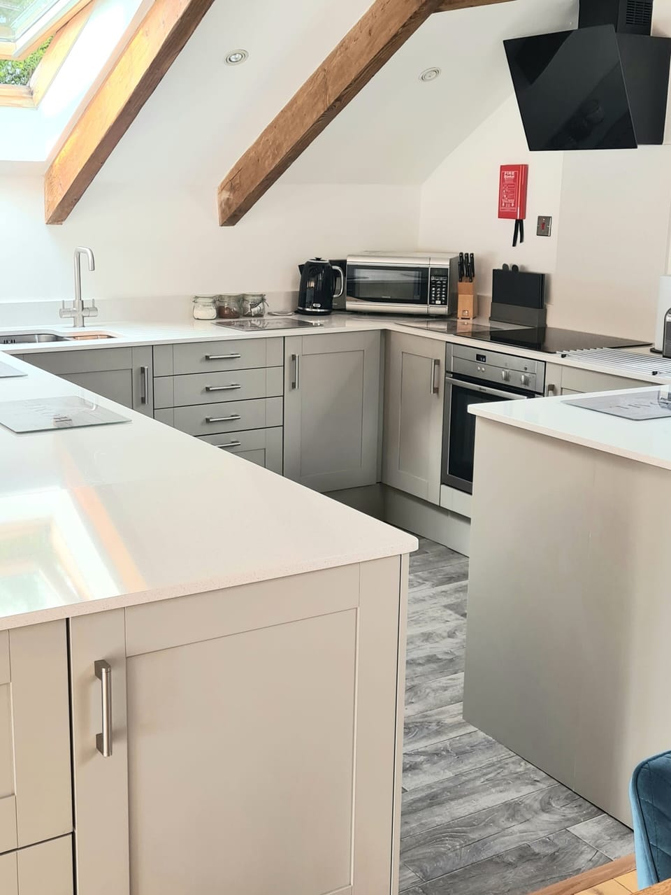 Fully fitted kitchen 