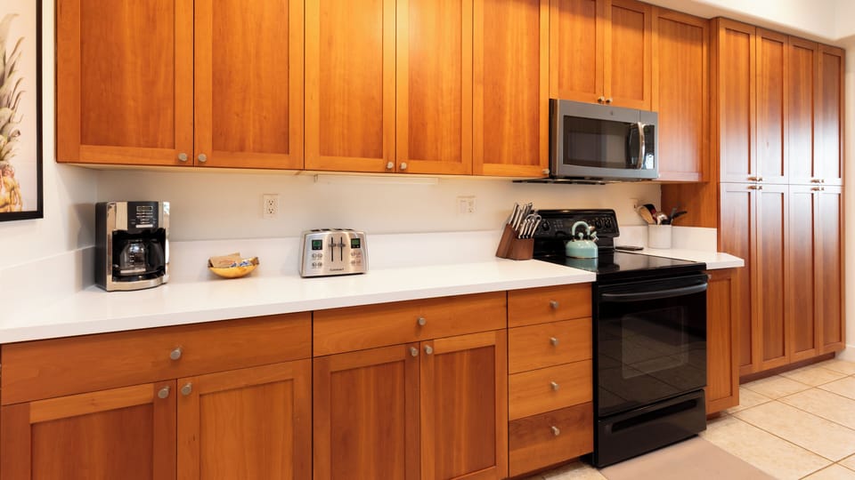 Newly updated kitchen comes with a great assortment of Spices, Oil & Vinegar and essentials