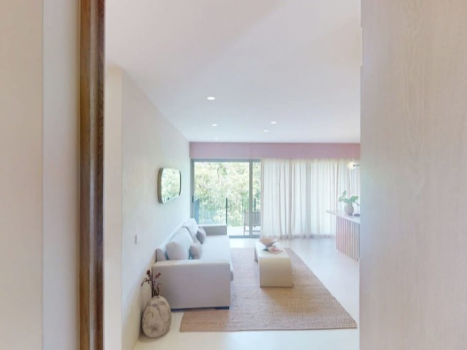 Aflora - 1 Bed Third Floor Apartment - Garden View