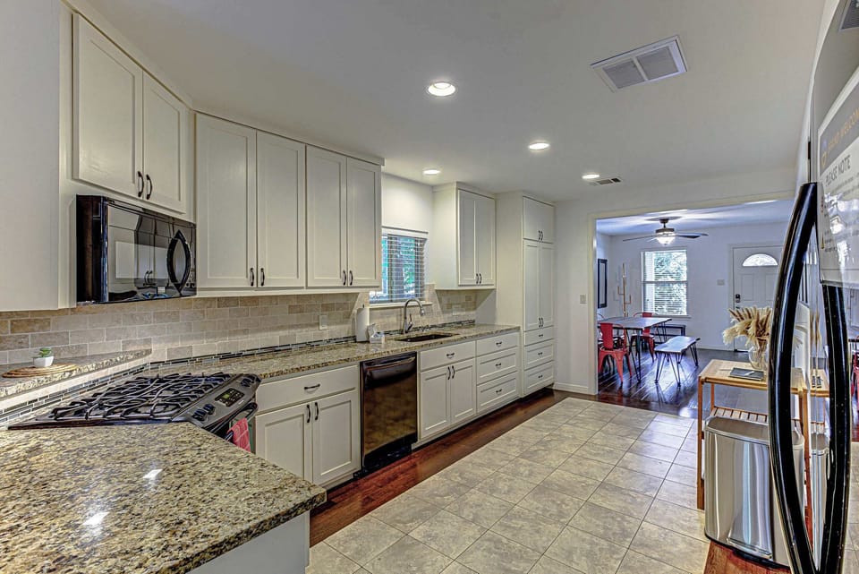 Enjoy the convenience of a fully equipped kitchen during your stay