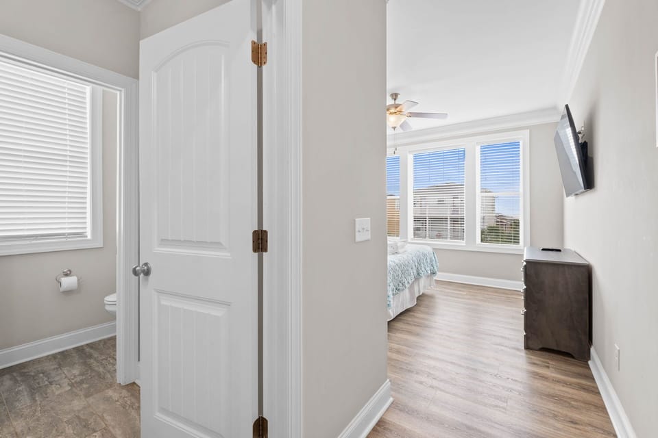 Ensuite- King- Second Floor