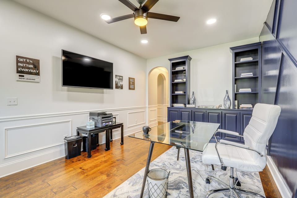 Home Office | 1st Floor | Smart TV