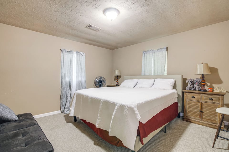 Bedroom 3 | King Bed | Queen Futon