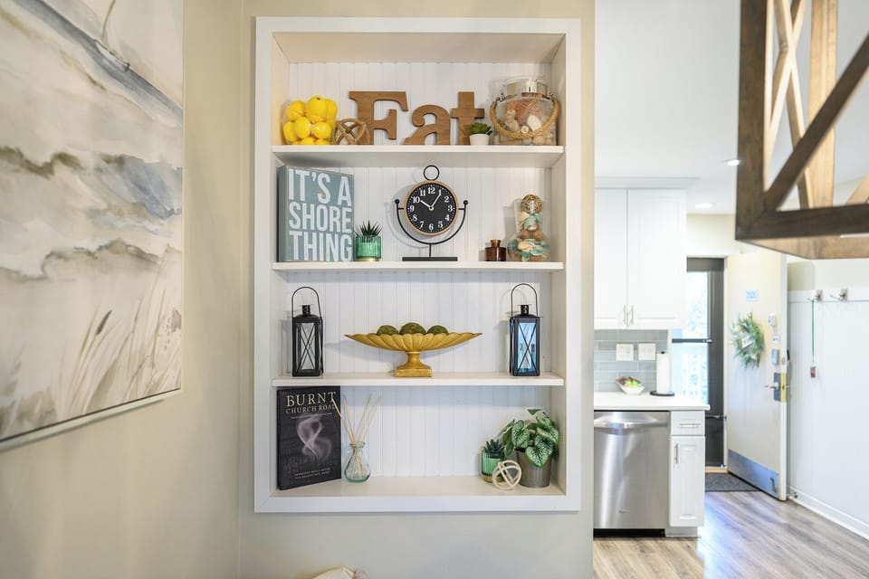 The extra details that have gone into this space to create a luxury feel in the best coastal way. Features from local favorites and Hilton Head staples.