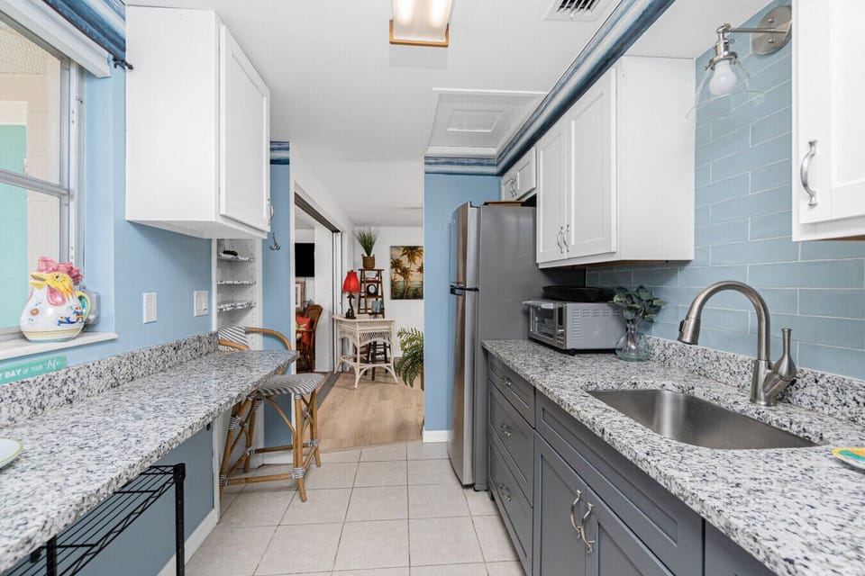 Kitchen (Alt Angle)