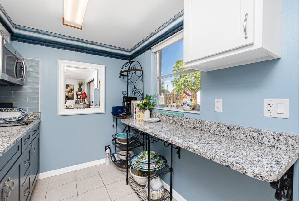 Kitchen (Alt Angle)
